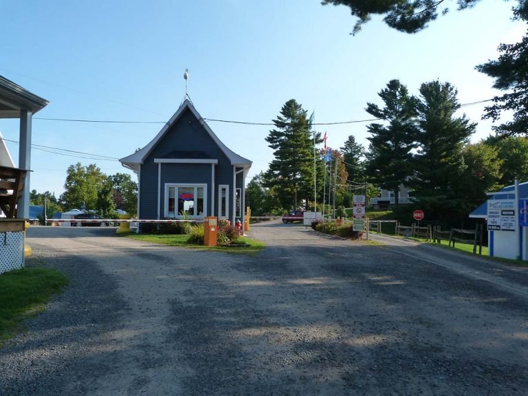 Installations Camping Domaine du Lac Louise au CentreduQuébec